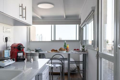 Bright And Modern Studio Apartment