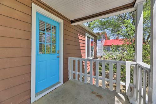 Fayetteville Retreat With Yard - Walk To Campus