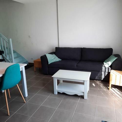 Bright Gite With Terrace And Swimming Pool