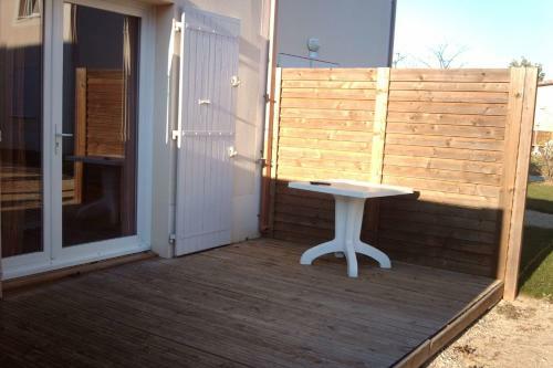 Apartment With Garden And Pool In Aubignan