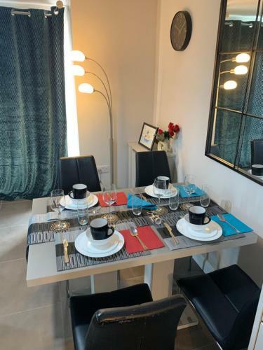 Luxury Modern Belfast City Centre 2 Bed Apartment