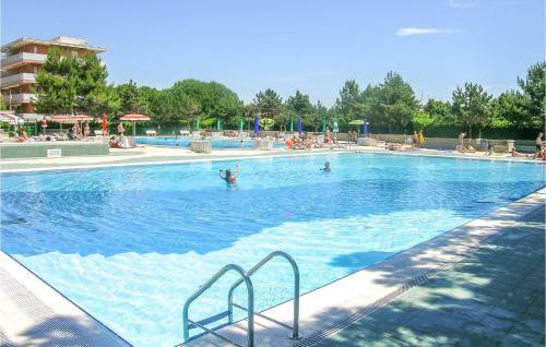 Awesome Apartment In Bibione With 2 Bedrooms