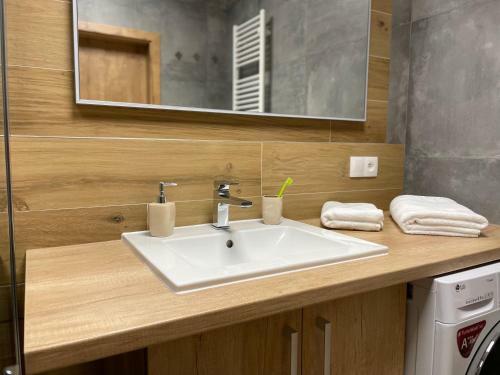 Greenbay Apartment With Free Parking