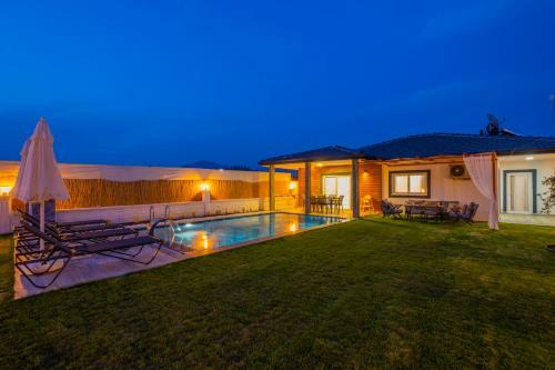 Conservative Villa With Jacuzzi At Fethiye By Solo Villa