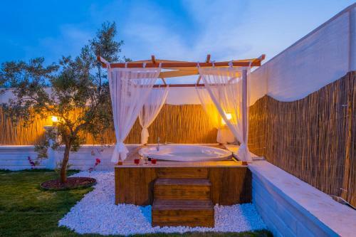 Conservative Villa With Jacuzzi At Fethiye By Solo Villa