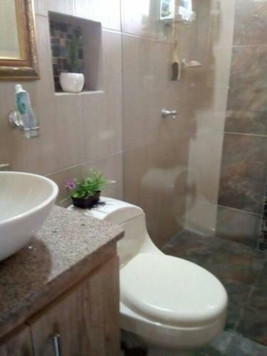 Agradable Caba�a Campestre Con Piscina