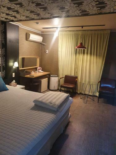 Hotel ?? S Motel