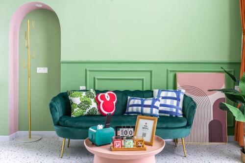 Locals Apartment Inn 00