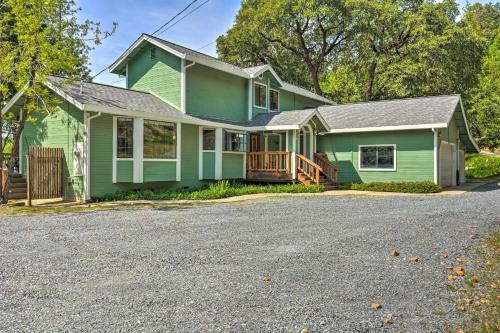Apple Hill Home 10 Acres With Beautiful Views!