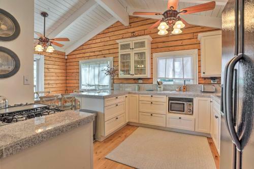 Charming Cabin With Views 1 Mi To Lake Gregory
