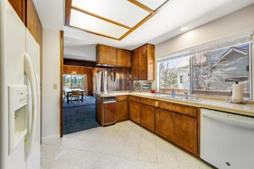 That '70s House - New Listing! Newly Renovated!