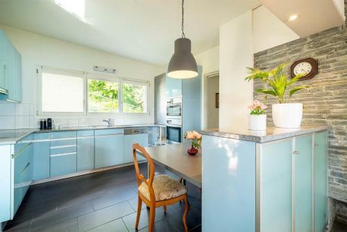 Hostal Rooms In Splendid Apartment With Parking-stunning Lake View
