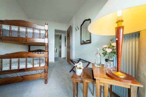 Hostal Rooms In Splendid Apartment With Parking-stunning Lake View