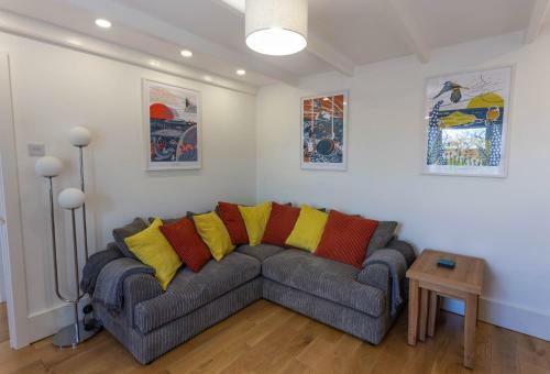 Charming 3 Bedroom Cottage - Praa Sands