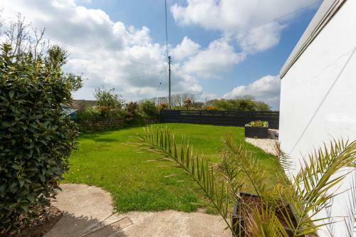 Charming 3 Bedroom Cottage - Praa Sands