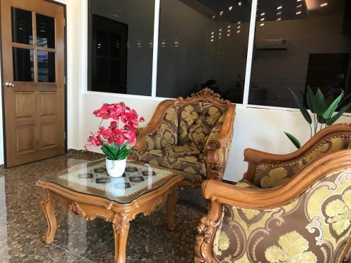 Oyo 90506 Z Stay Inn Hotel