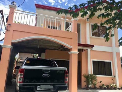 Bed & Breakfast Cozy Vacation House In Guimaras
