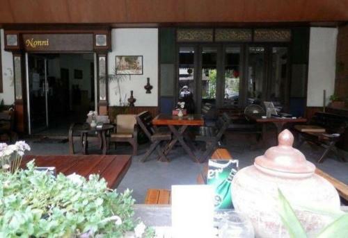 Hostal Nonni Guesthouse