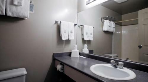 Hotel Quarterdeck Inn Marina And Resort - Standard Cb