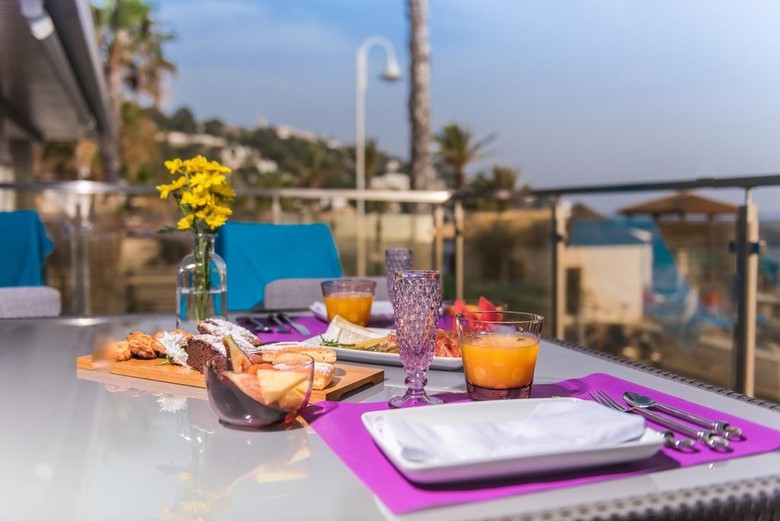 Hostal La Caleta Bay