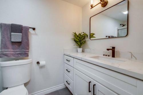 Newly Remodeled, Beautiful Home Away From Home