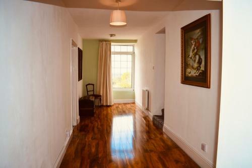 Nant Heddwch Retreat Purple Room