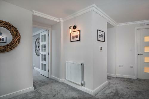 Charming & Cosy Apartment Close To Amenities