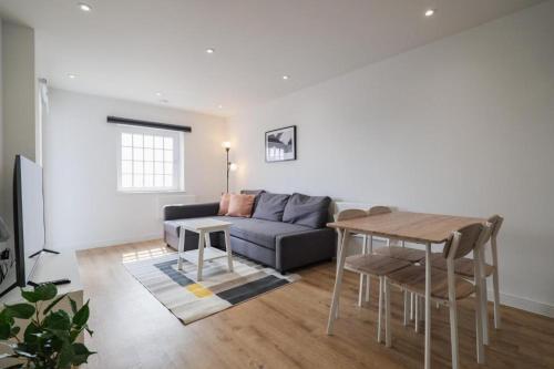 Modern Apartment In City Centre