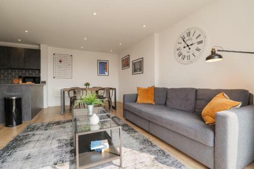 Modern Apartment In City Centre