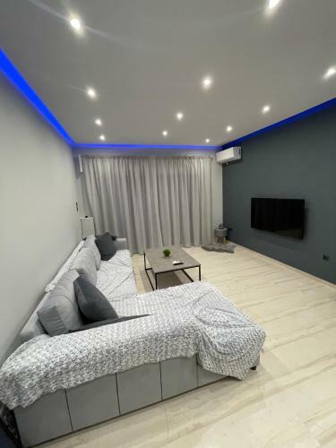 Modern 3-bedroom Apartment In Kiato Centre
