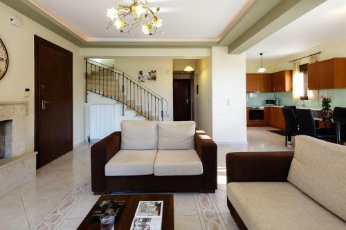 Villa Mahin With Pool And Sea View