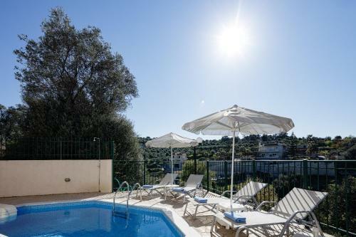 Villa Mahin With Pool And Sea View