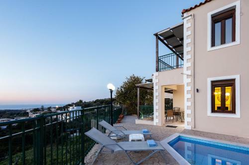 Villa Mahin With Pool And Sea View