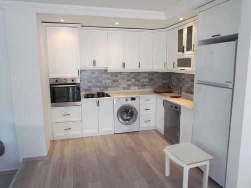 Side 3 Bedroom Apartment Alure