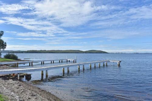 Carey Bay 180 Degree Water Views And Wifi