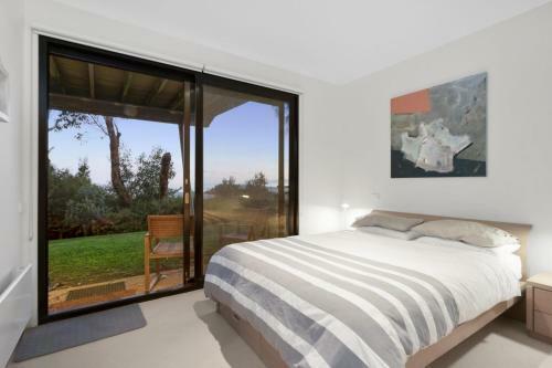 Skenes Beach House Stunning Ocean Views Amongst A Natural Bush Setting