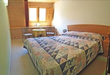 Hostal Observatorio De Aves Mas De Bu�ol