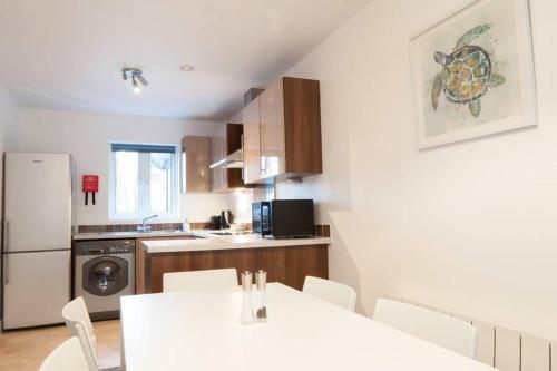Apartamento *new* Central Derby Apt, With Parking - Sleeps 6