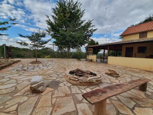 Portal Nossa Terra - Casa Na Ro�a Em S�o Thom�