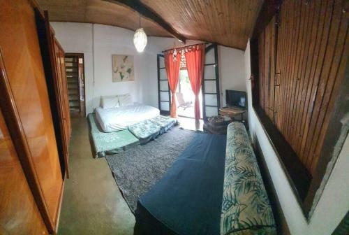 Portal Nossa Terra - Casa Na Ro�a Em S�o Thom�