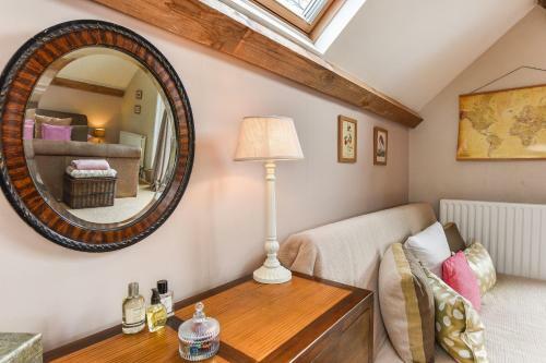 Les Charmettes , Haslemere