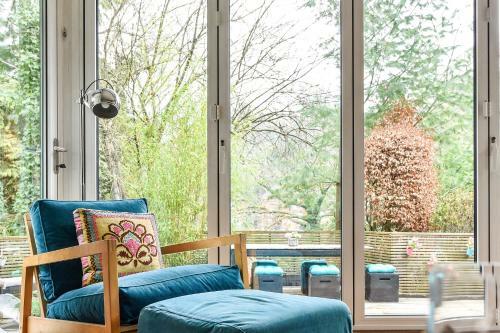 Les Charmettes , Haslemere