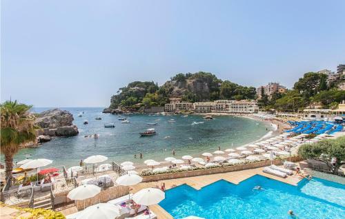 Stunning Apartment In Giarre With Wifi And 2 Bedrooms