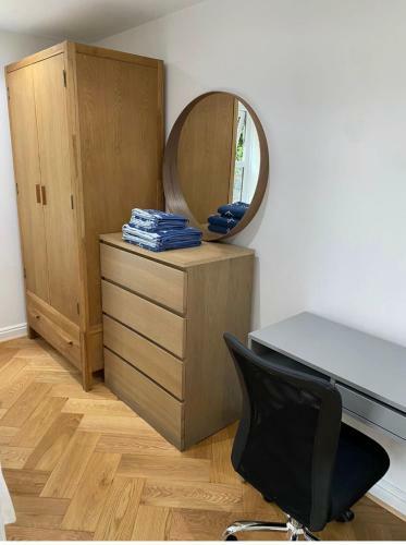 Excellent 1 Bedroom Apartment In Far Headingley