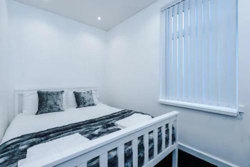 The Seedley 4 Bedroom House - Salford Manchester