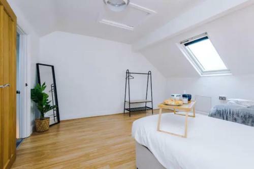 The Seedley 4 Bedroom House - Salford Manchester