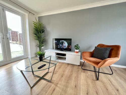 Spacious 3-bedroom House With 5 Beds And Sofa-bed