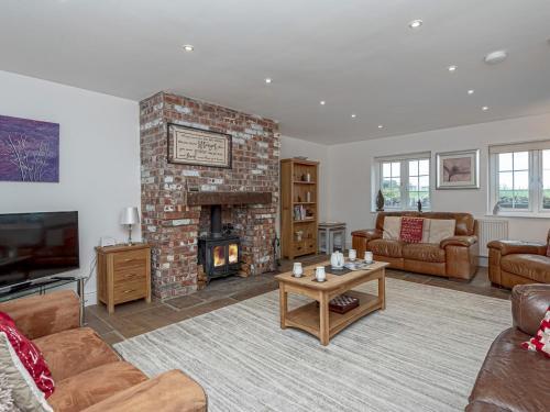 Pass The Keys Spacious Historic Cottage Minutes From Coast