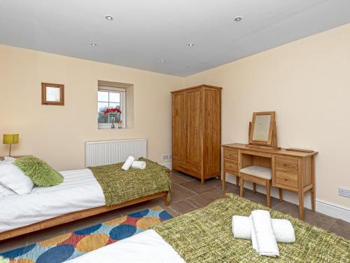 Pass The Keys Spacious Historic Cottage Minutes From Coast