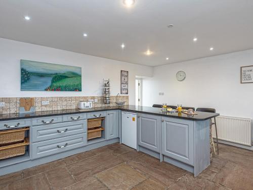 Pass The Keys Spacious Historic Cottage Minutes From Coast